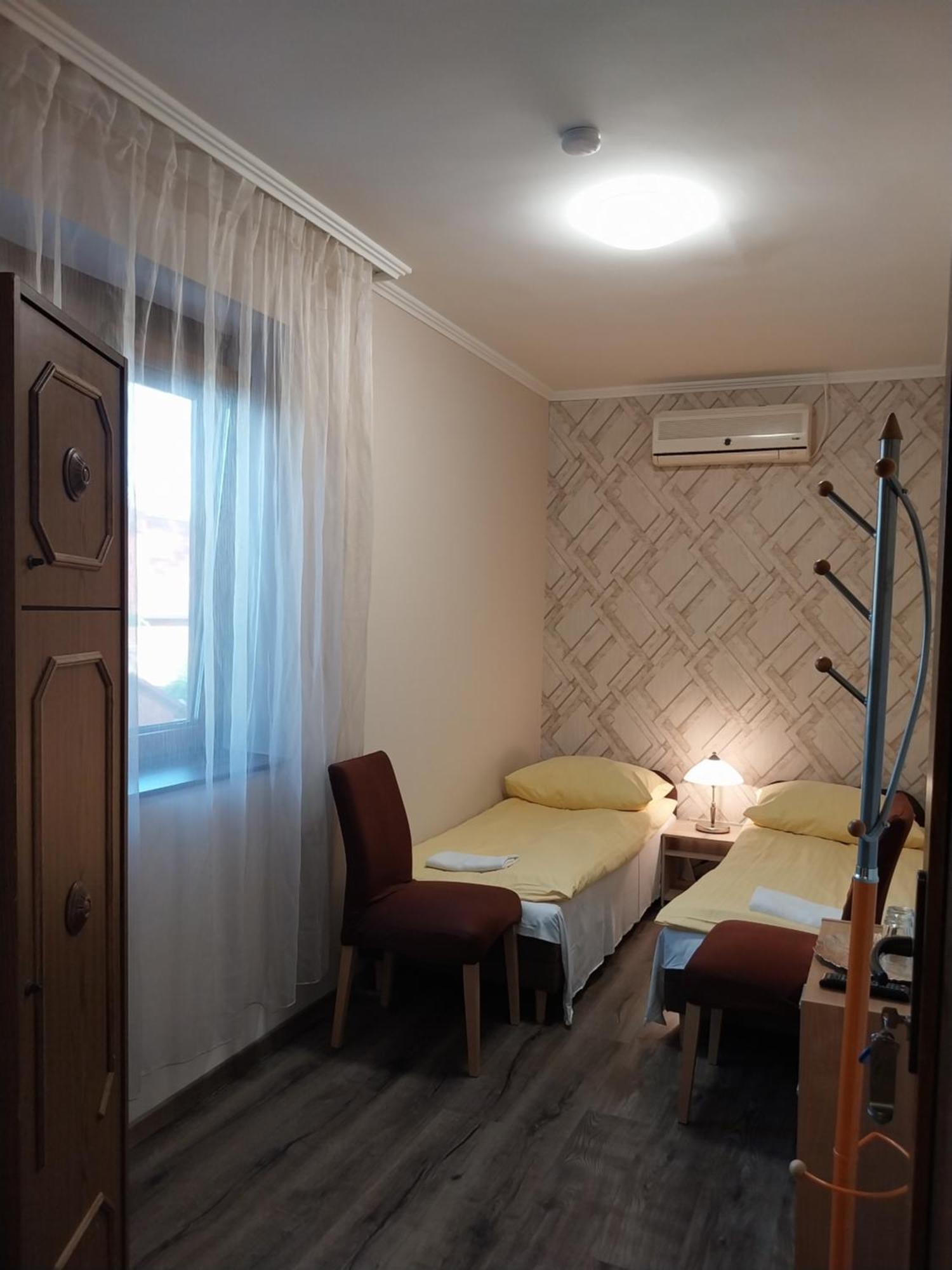 Fenyves Vendégház - Siófok Exterior foto