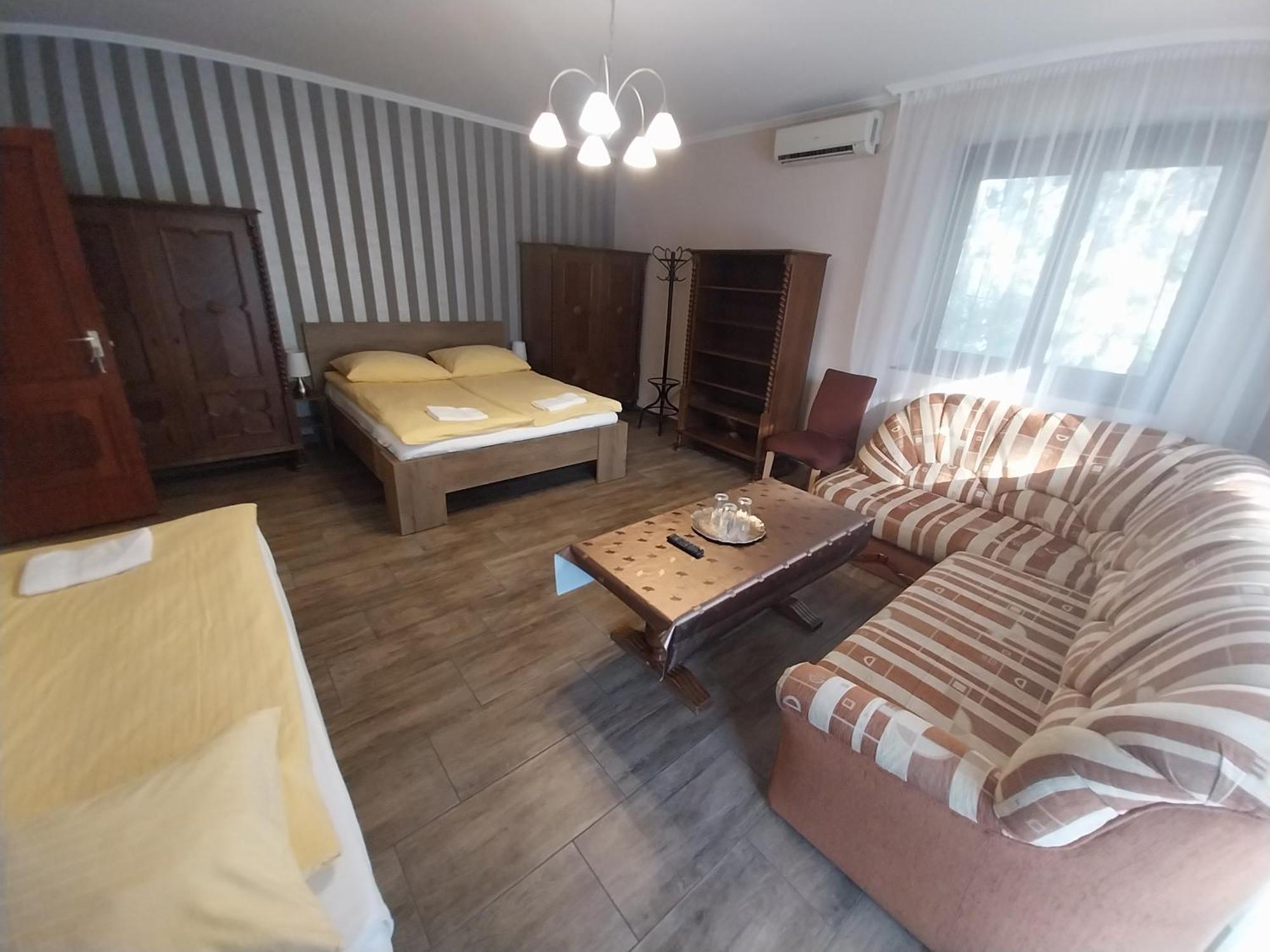 Fenyves Vendégház - Siófok Exterior foto