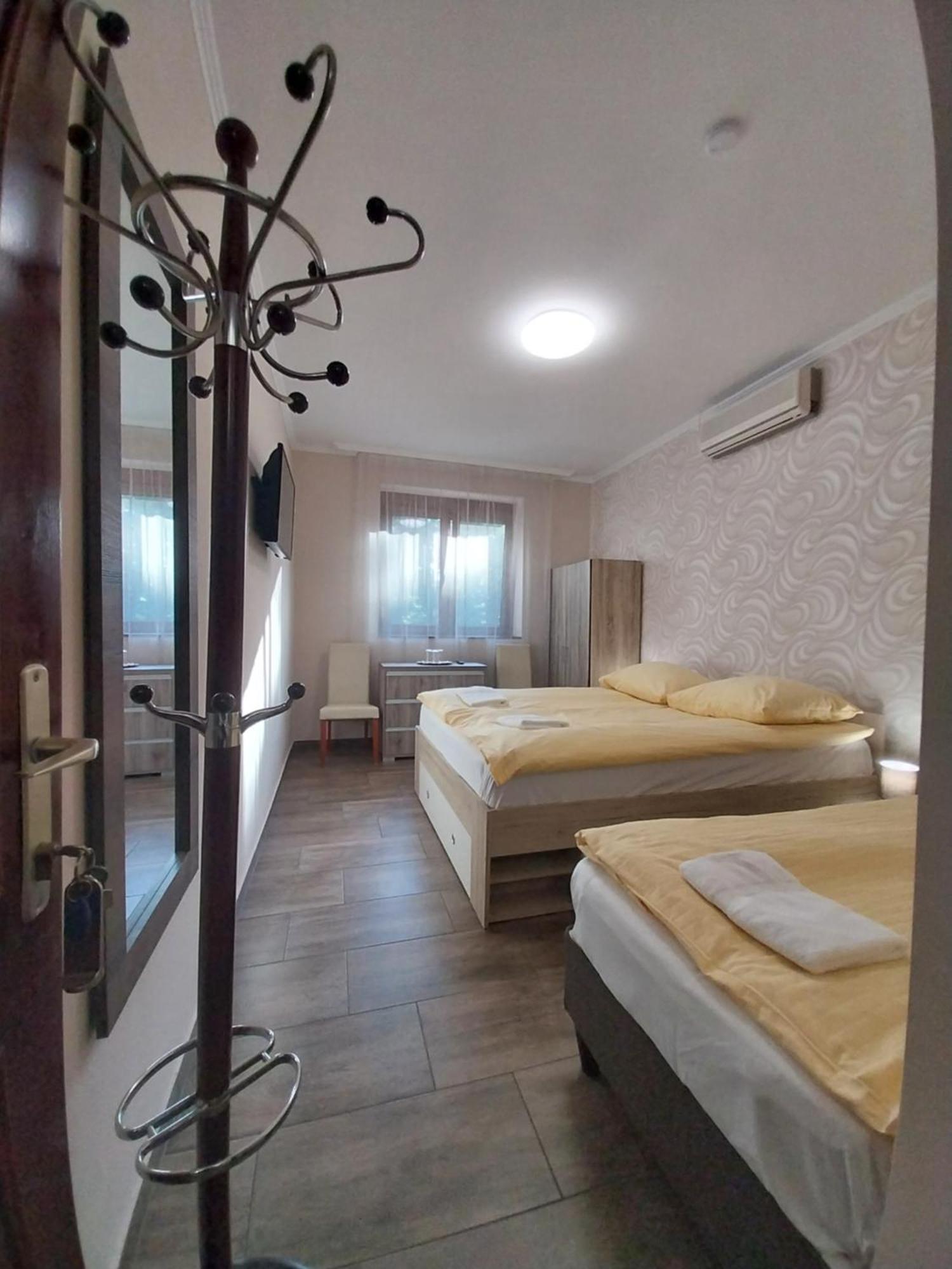 Fenyves Vendégház - Siófok Exterior foto